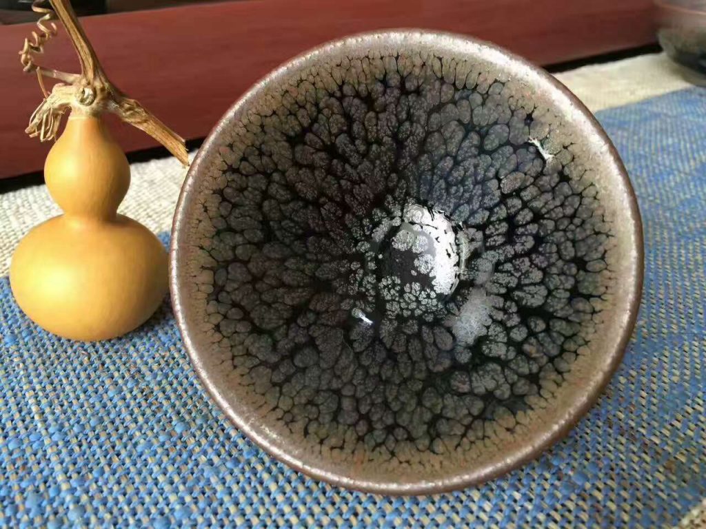 工藝美術(shù)老師楊敏“蛇鱗紋”：口9.5高4.3