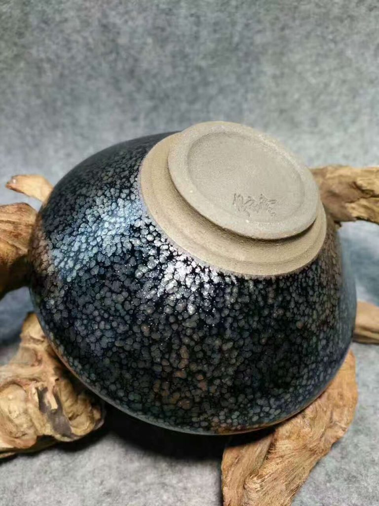 繆興洲油滴盞：口10.8高4.5