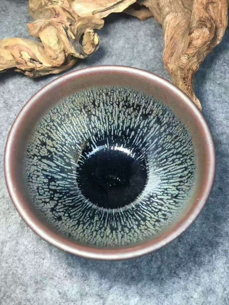 陳國(guó)文銀毫：口9高5 銀滴中帶彩