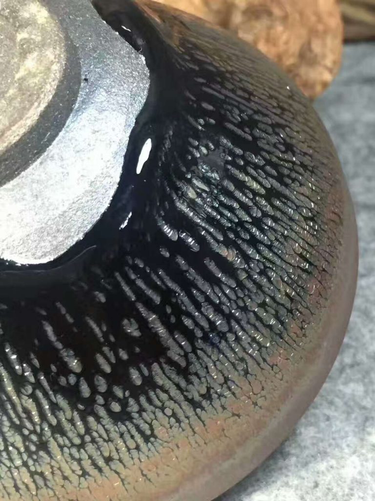 陳國(guó)文銀毫：口9高5 銀滴中帶彩