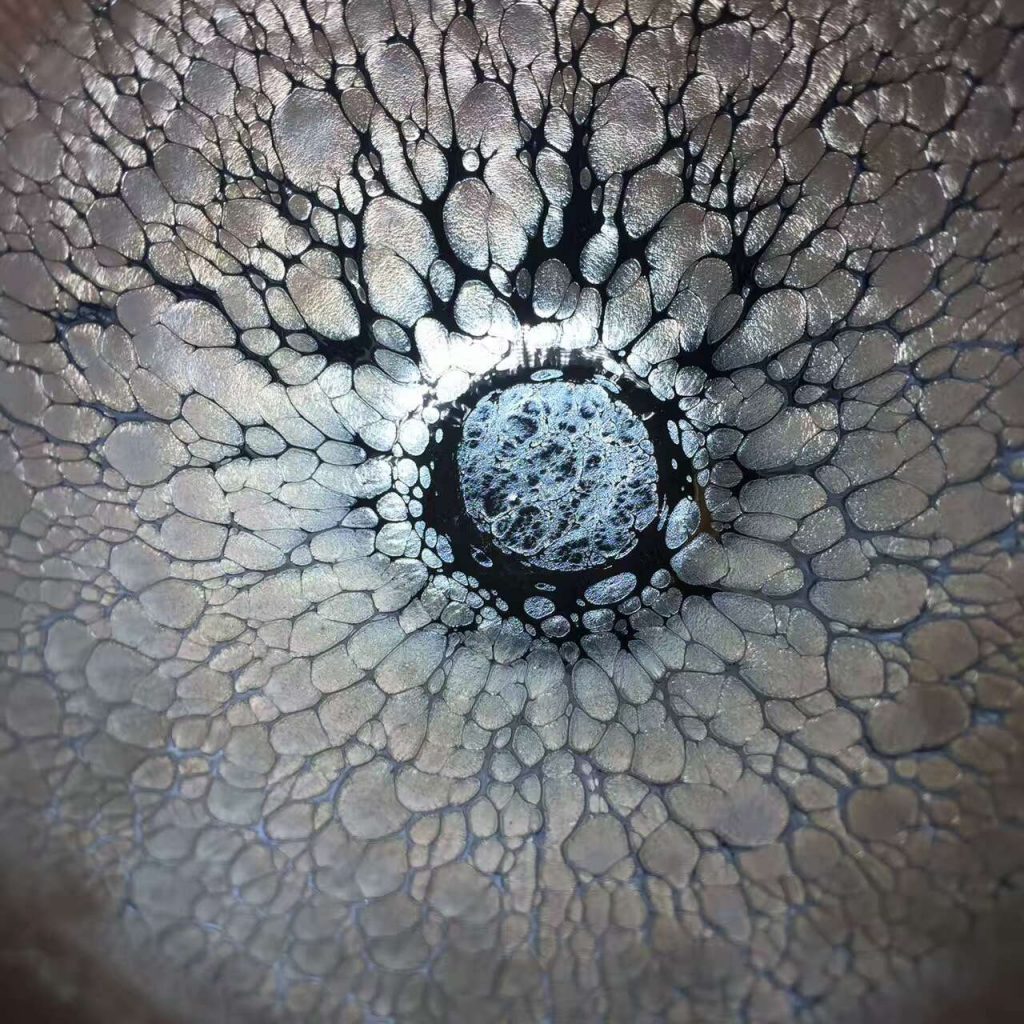 邱華忠 釉色古樸典雅 層次分明 口徑9高5.5 斑紋分布均勻 品相美！