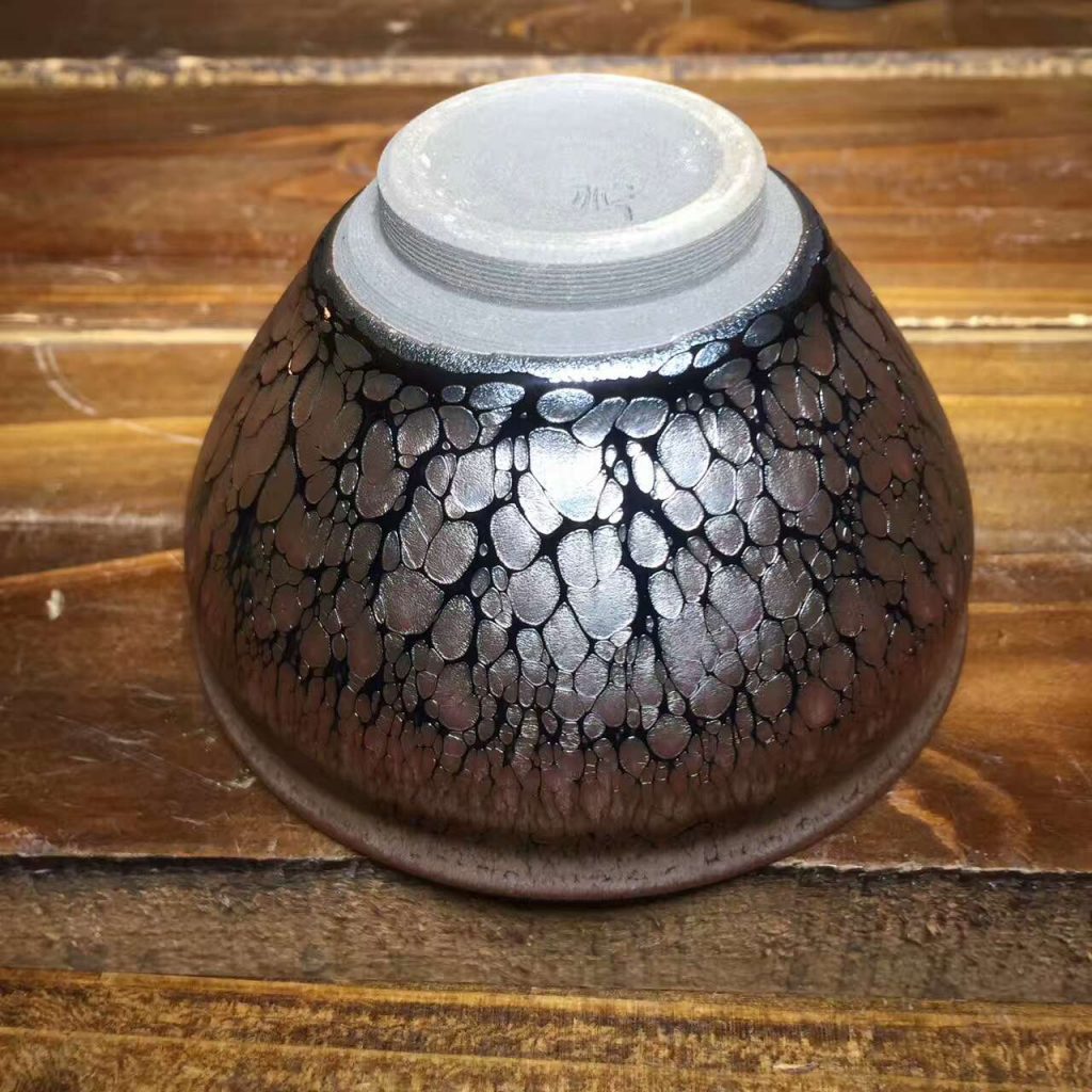 邱華忠 釉色古樸典雅 層次分明 口徑9高5.5 斑紋分布均勻 品相美！