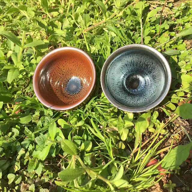 陳惠敏情愫永恒紅藍對杯 口徑7.8高5  紅，熱情似火；藍，沉靜如水；情系紅藍，日月經(jīng)天，恒古不變