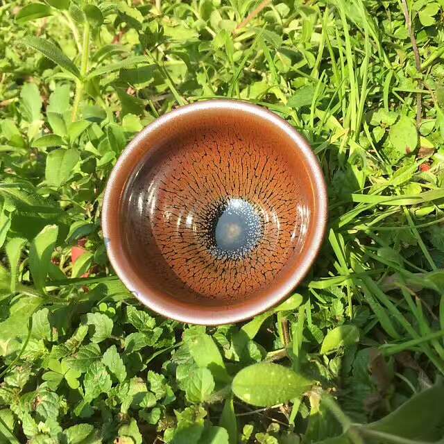 陳惠敏情愫永恒紅藍對杯 口徑7.8高5  紅，熱情似火；藍，沉靜如水；情系紅藍，日月經(jīng)天，恒古不變