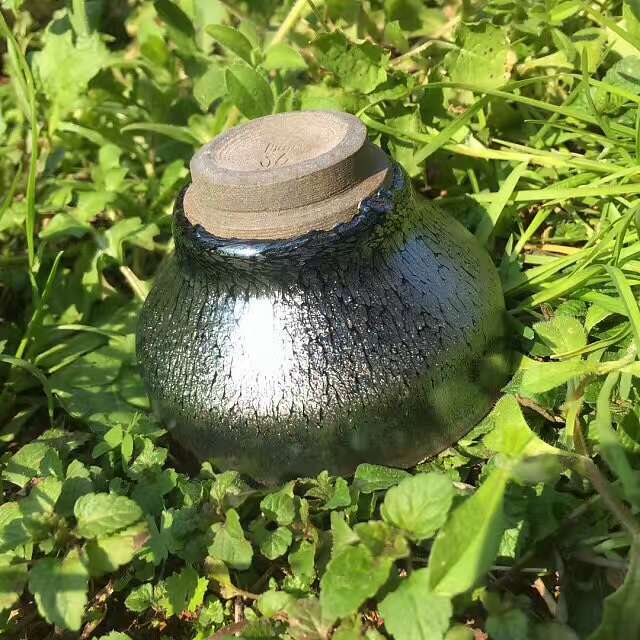 陳惠敏情愫永恒紅藍對杯 口徑7.8高5  紅，熱情似火；藍，沉靜如水；情系紅藍，日月經(jīng)天，恒古不變