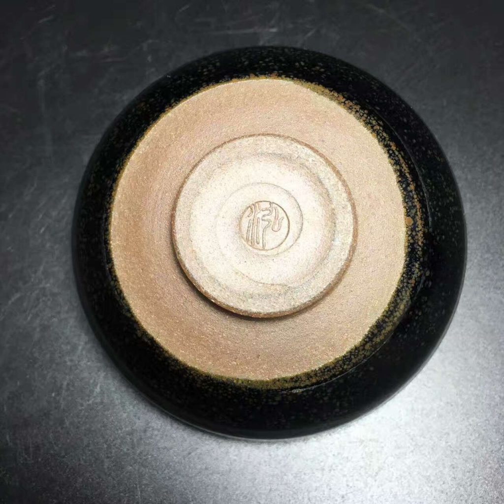 張中欽，繁星，口徑9.3高4.3