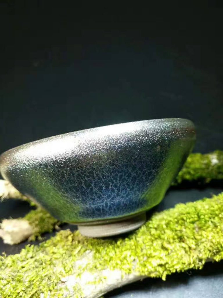 翁書杰藍麒麟燈盞：口9高4.2，紋路清晰，晶體透亮。