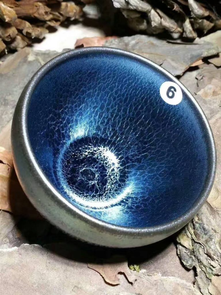 翁書杰藍(lán)麒麟鵝蛋杯：7*5.5，深邃幽藍(lán)。