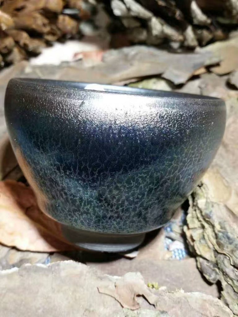 翁書杰藍(lán)麒麟鵝蛋杯：7*5.5，深邃幽藍(lán)。