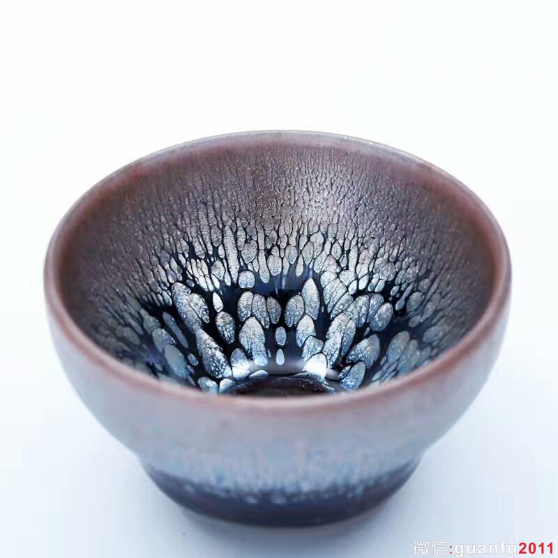 闕梅嬌老師8.7公分?jǐn)靠谒{(lán)油滴盞，純手工，器型古樸，斑紋質(zhì)感極強(qiáng)