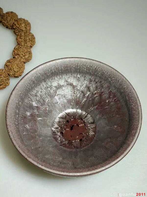 李昌海 彩斑：口8.9高4.7