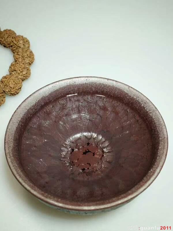 李昌海 彩斑：口8.9高4.7