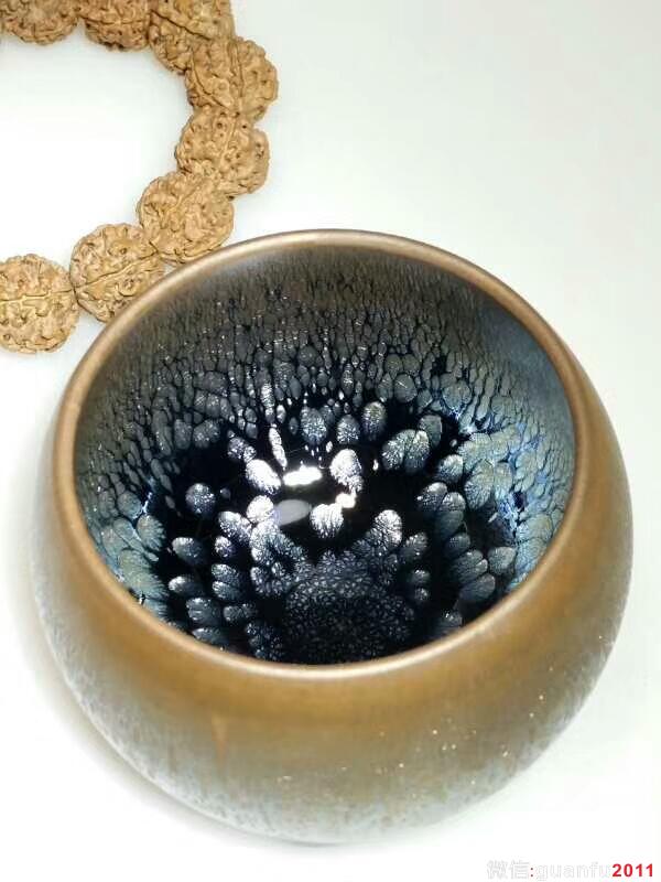 闕梅嬌“般若”：口7高6，純手制。