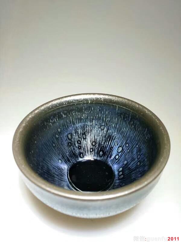 陳慧敏“羽鱗”：口8.5高5.5，清透藍(lán)。