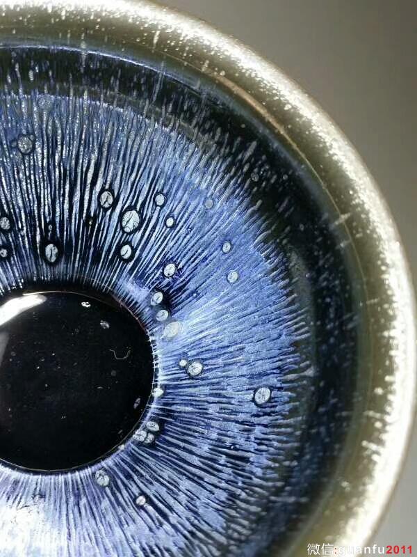 陳慧敏“羽鱗”：口8.5高5.5，清透藍(lán)。