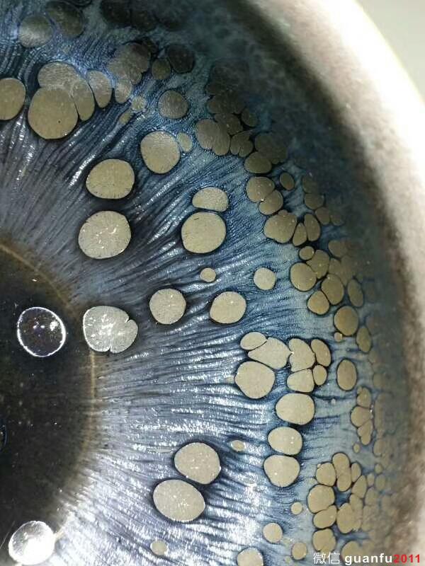 徐國(guó)清油滴盞：口8.3高5.2，天然礦釉，色澤溫潤(rùn)。