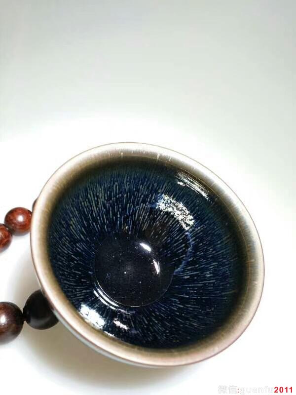 “估佬”陳艗束口銀毫：口8.8高5.3，?；悦妗? alt=