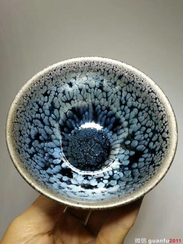 蔡炳盛束口油滴盞：8.8*5.2，油滴飽滿。