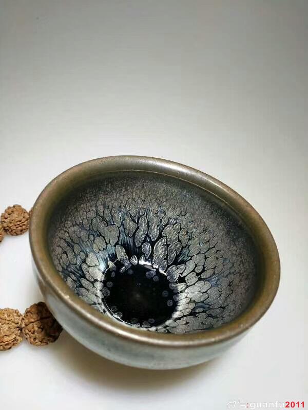 陳慧敏“羽鱗”：口8.7高5.6，油滴飽滿。