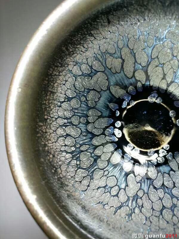 陳慧敏“羽鱗”：口8.7高5.6，油滴飽滿。