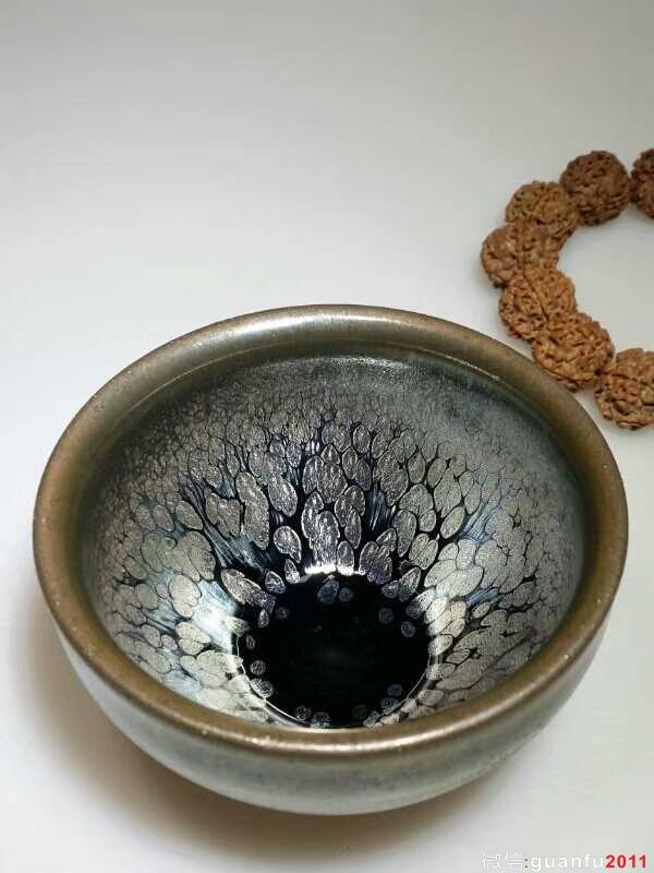 陳慧敏“羽鱗”：口8.7高5.6，油滴飽滿。