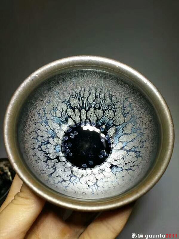 陳慧敏“羽鱗”：口8.7高5.6，油滴飽滿。