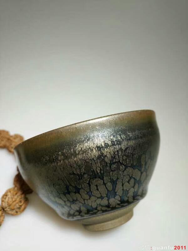 陳慧敏“羽鱗”：口8.7高5.6，油滴飽滿。