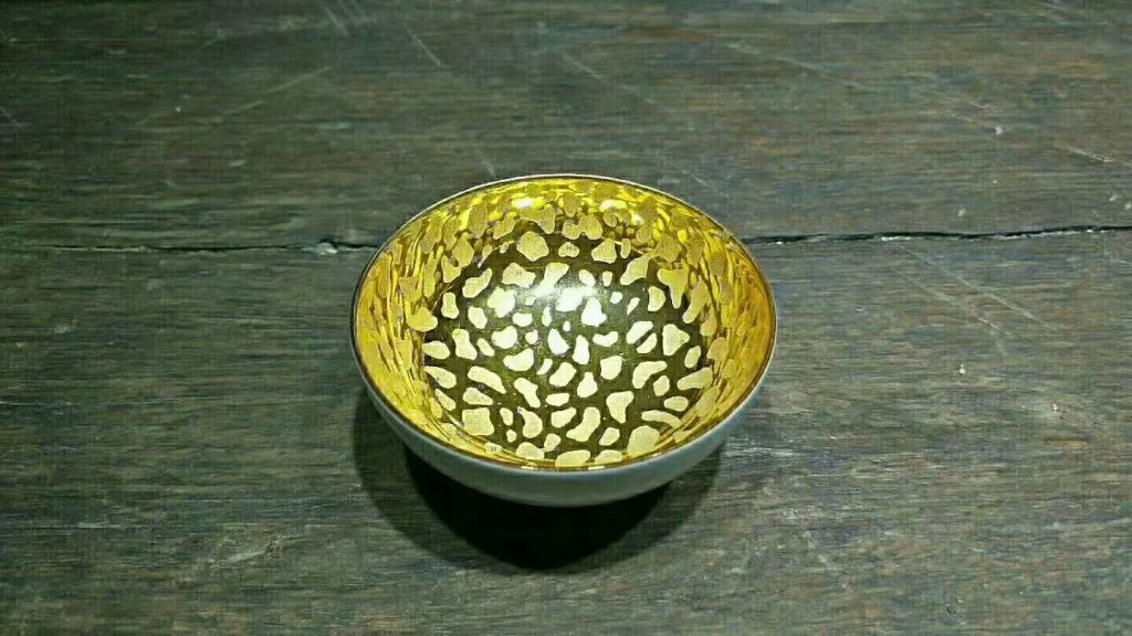 范澤鋒刻金釉：7.7*4.8