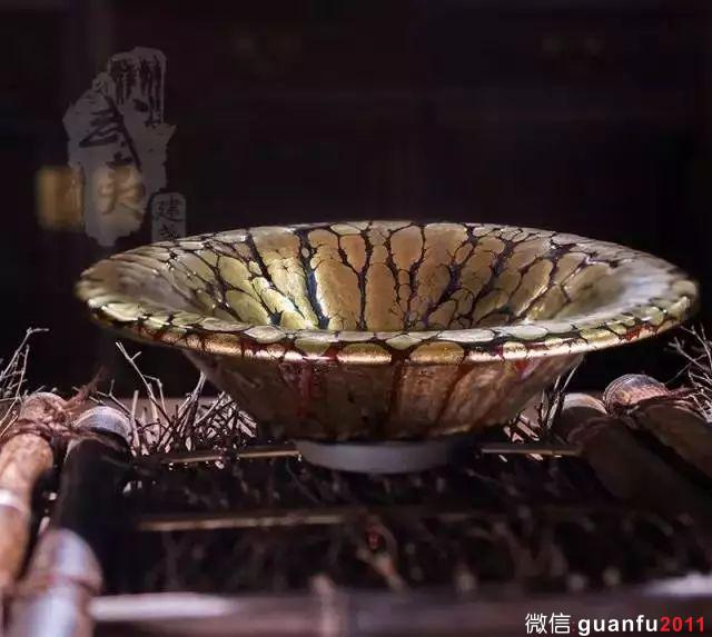 建盞大師黃美金獲評全國非物質(zhì)文化遺產(chǎn)保護(hù)先進(jìn)個人