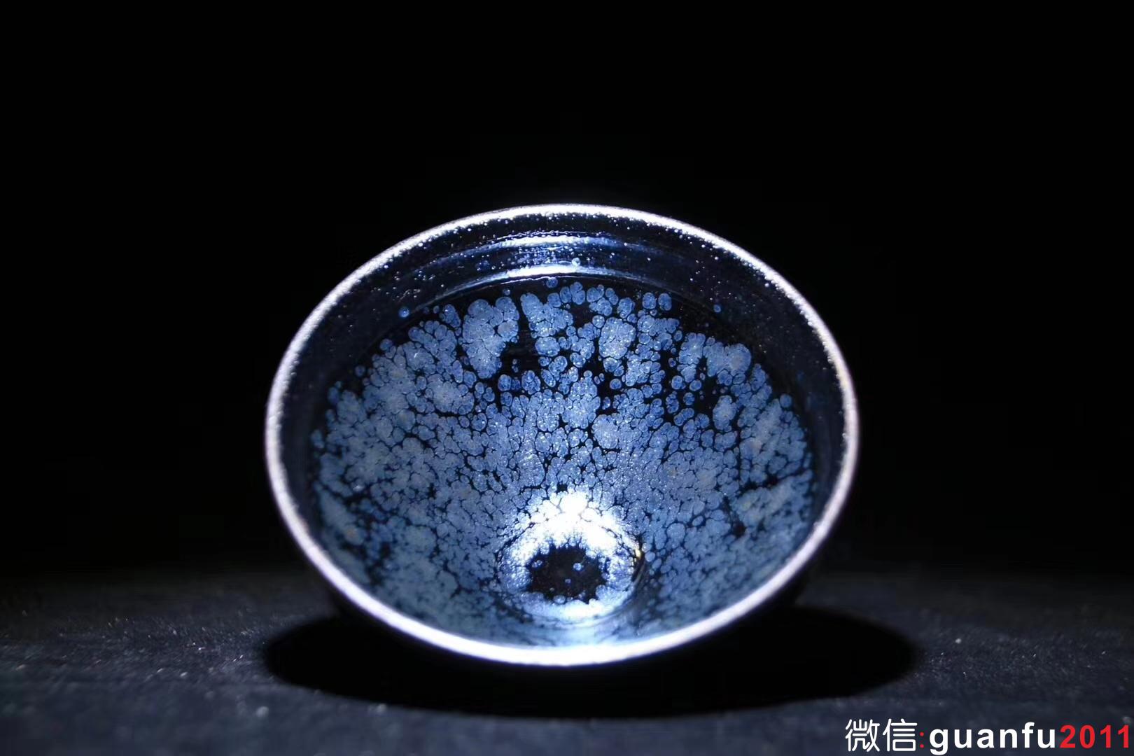 作者：李昌海老師 名稱(chēng)：踏雪 口徑：9 x 5 cm