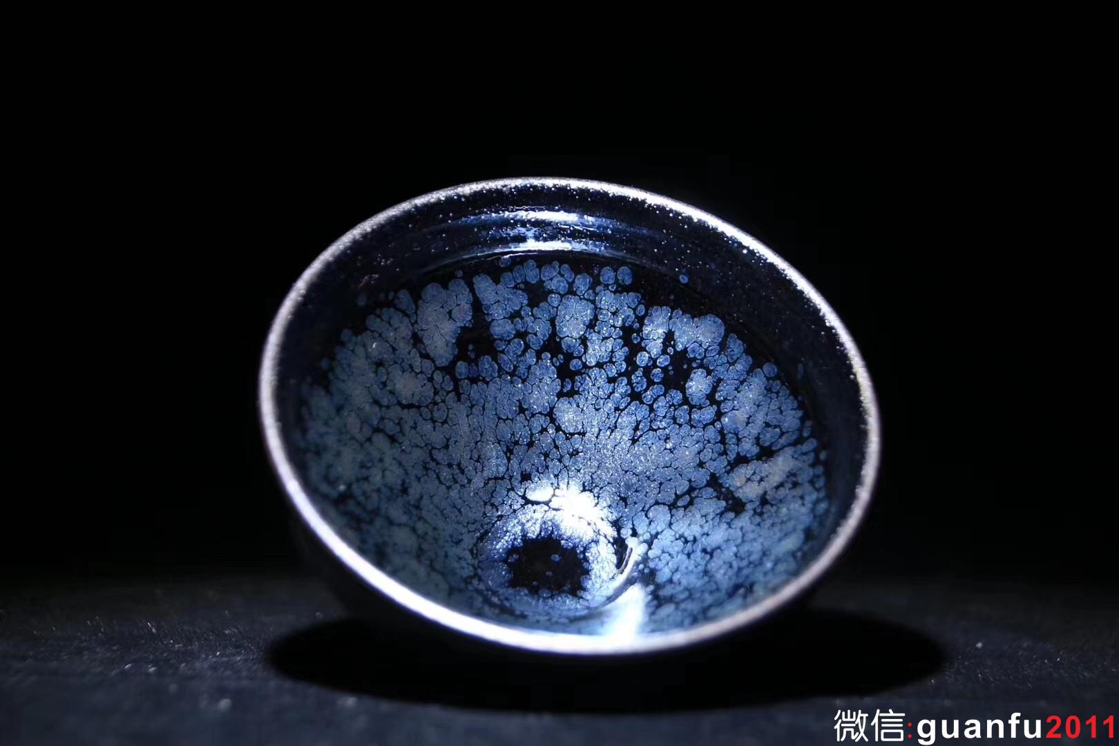 作者：李昌海老師 名稱(chēng)：踏雪 口徑：9 x 5 cm