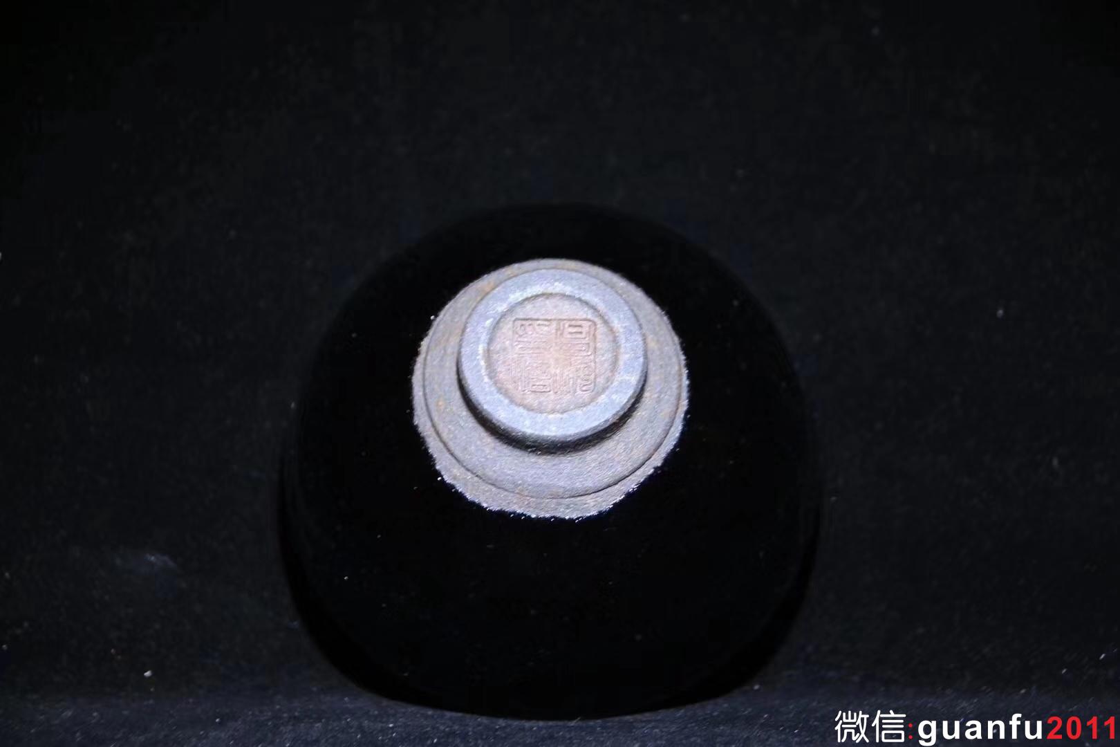 作者：李昌海老師 名稱(chēng)：踏雪 口徑：9 x 5 cm