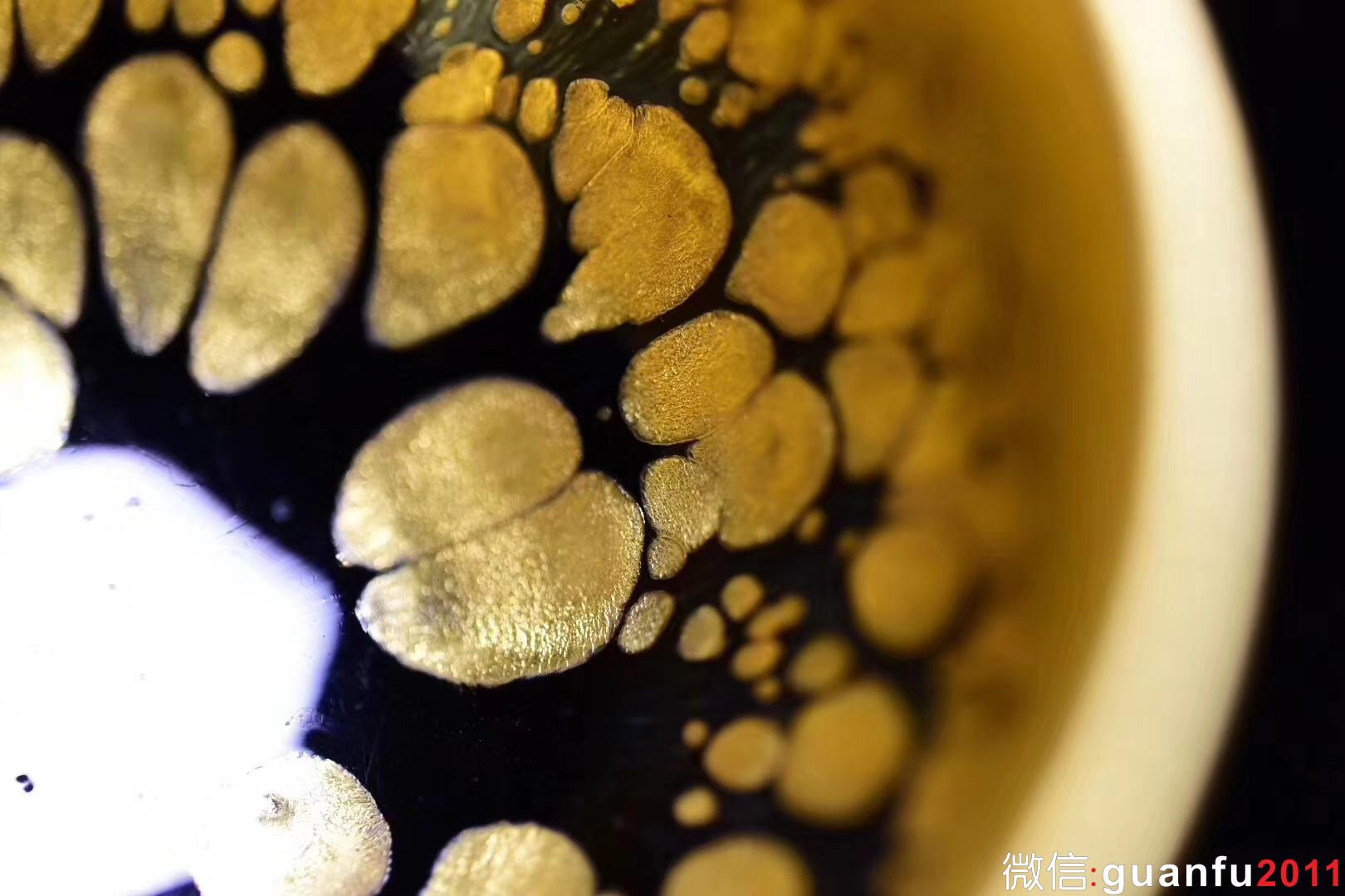 范澤鋒研究員級高級工藝美術(shù)大師  特級精品金油滴/鐵胎 柿圓型口徑:8.8公分高5公分 售價(jià)55000