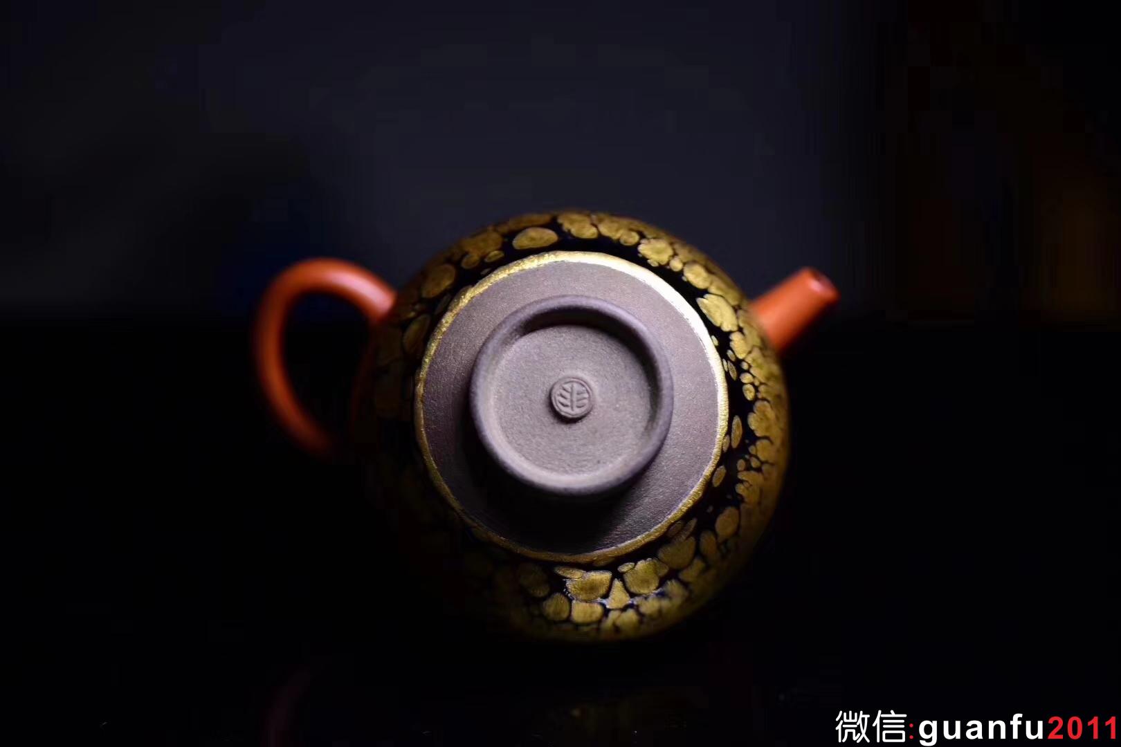 范澤鋒研究員級高級工藝美術(shù)大師  特級精品金油滴/鐵胎 柿圓型口徑:8.8公分高5公分 售價(jià)55000