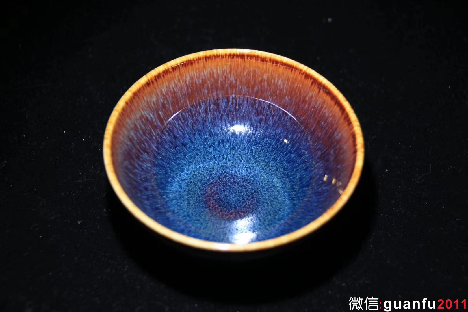 【作者】范澤鋒 【品名】海水釉兔毫 【規(guī)格】9 x 4.7 cm 【制作】落款配證書 【品相】全品無暇 【材質(zhì)】天然礦釉