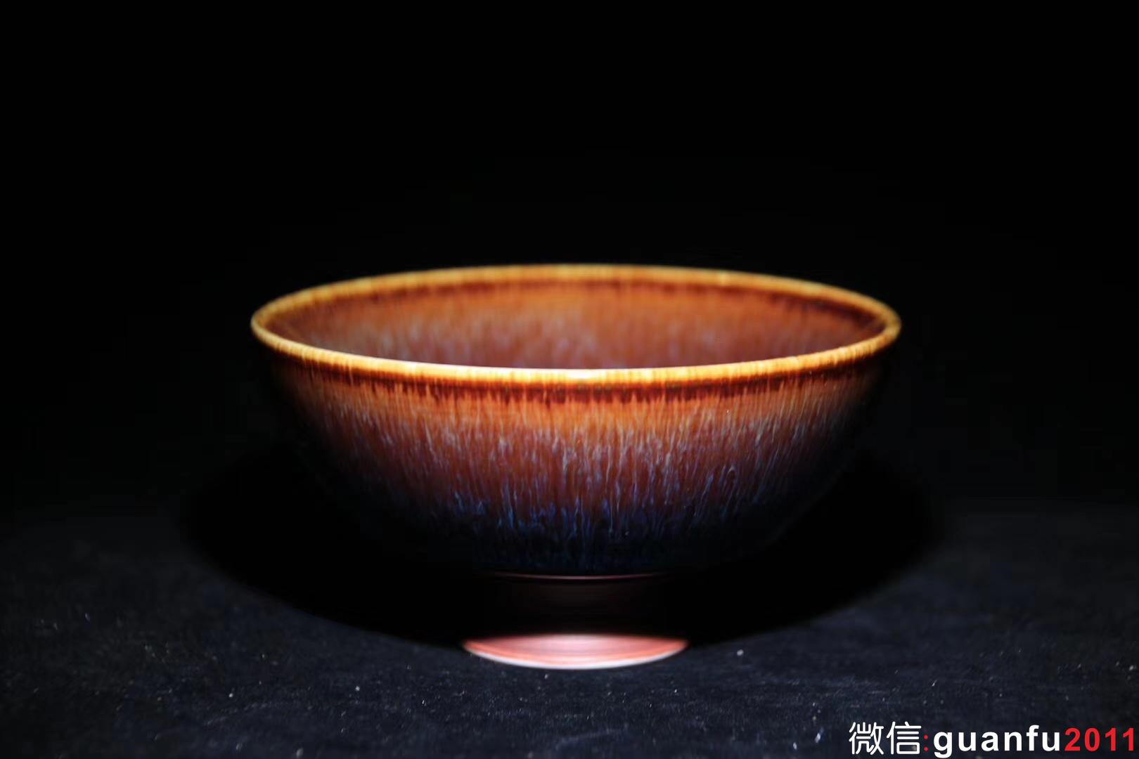 【作者】范澤鋒 【品名】海水釉兔毫 【規(guī)格】9 x 4.7 cm 【制作】落款配證書 【品相】全品無暇 【材質(zhì)】天然礦釉