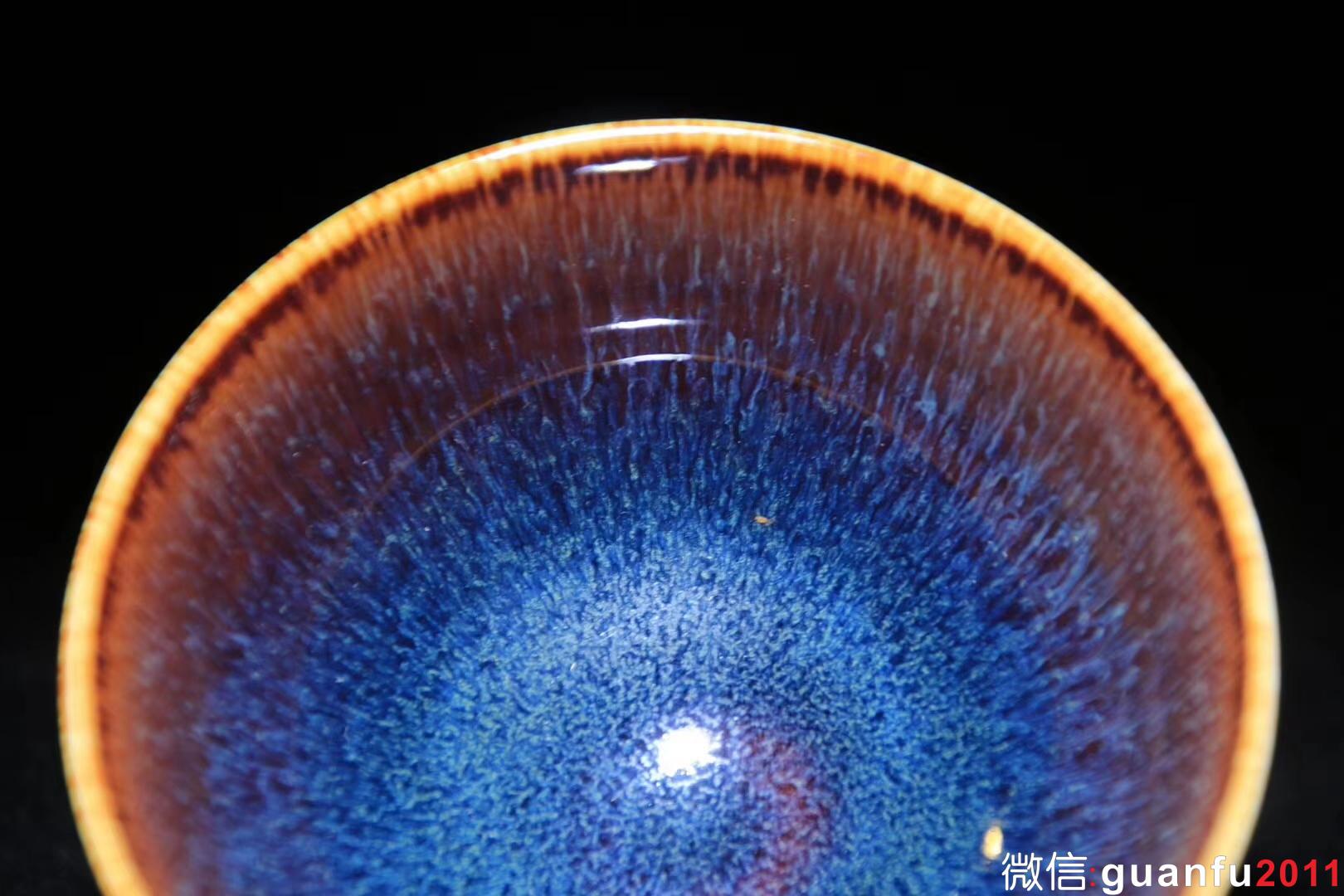 【作者】范澤鋒 【品名】海水釉兔毫 【規(guī)格】9 x 4.7 cm 【制作】落款配證書 【品相】全品無暇 【材質(zhì)】天然礦釉