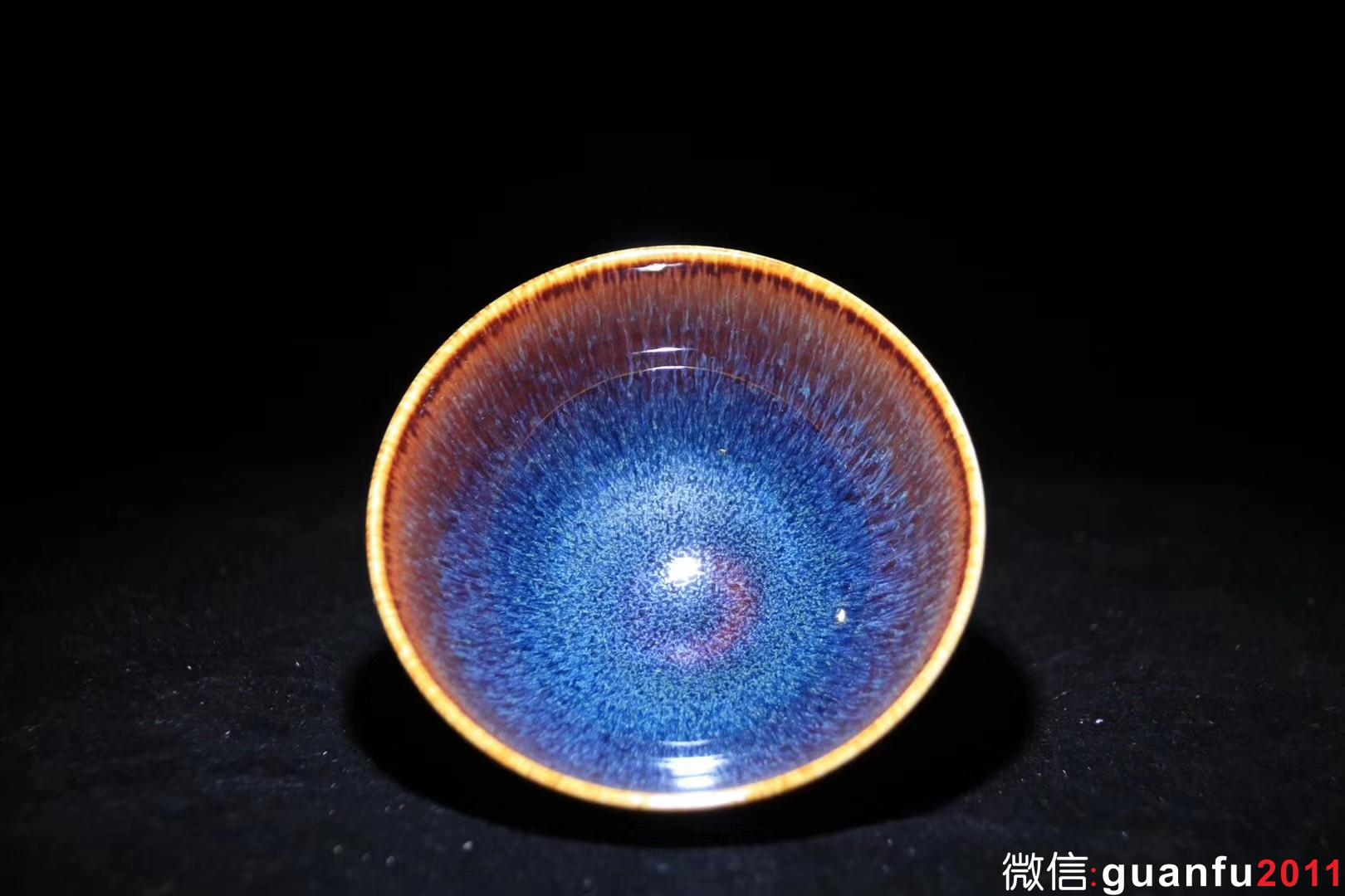 【作者】范澤鋒 【品名】海水釉兔毫 【規(guī)格】9 x 4.7 cm 【制作】落款配證書 【品相】全品無暇 【材質(zhì)】天然礦釉