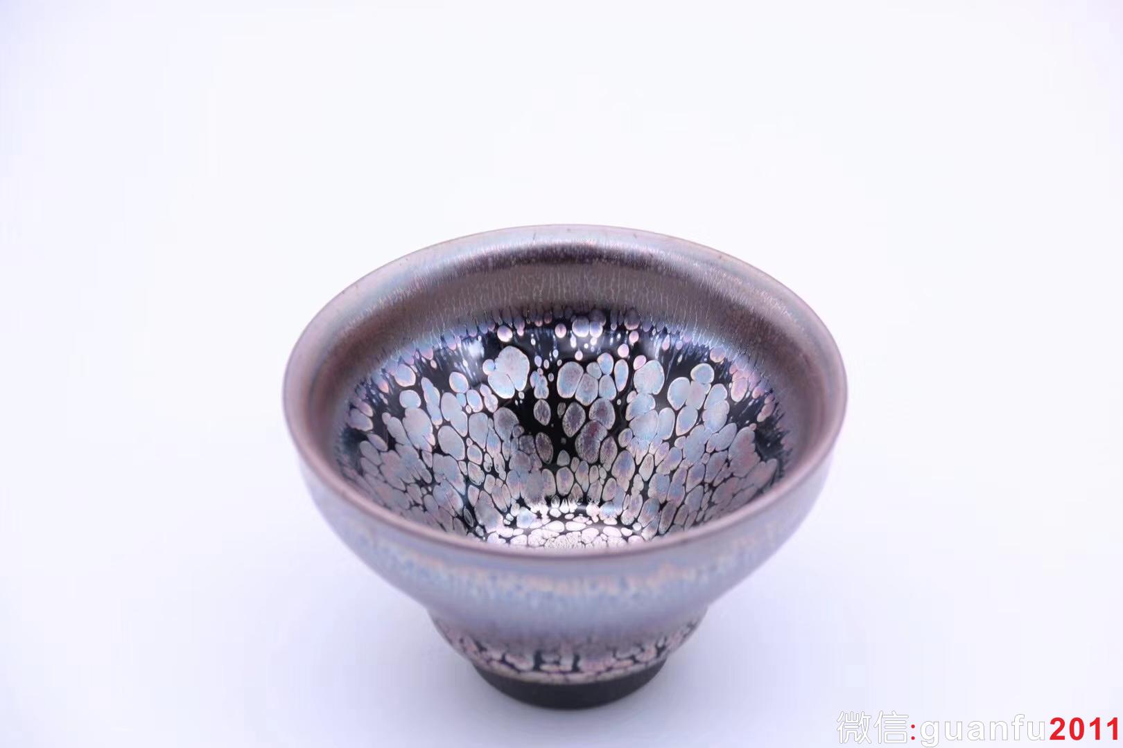 【作者】李遠興老師 作品 【品名】紫霞 玉蘭杯 【規(guī)格】8.7 x 5.3 cm 【制作】落款配證書 【品相】全品無暇 【材質(zhì)】鐵胎，天然礦釉 【產(chǎn)地】建陽·水吉