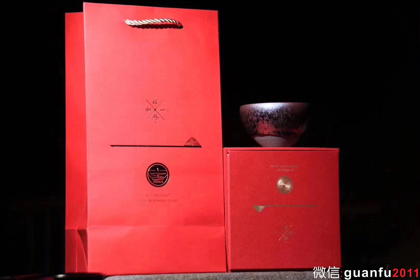 【作者】李昌海老師 作品 【品名】彩華-鷓鴣斑 【規(guī)格】9 x 5.8 cm  【制作】落款配證書(shū)  【品相】全品無(wú)暇 【材質(zhì)】鐵胎，天然礦釉 【產(chǎn)地】建陽(yáng)·水吉 【燒制溫度】1300度