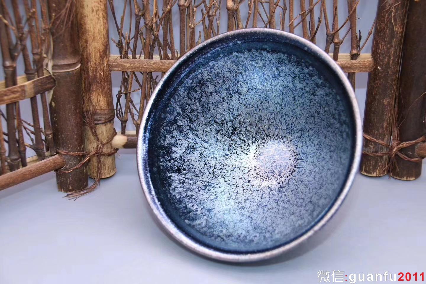 李昌海作品: 踏雪 標(biāo)準(zhǔn)束口器·12.6cm*7.4cm1
