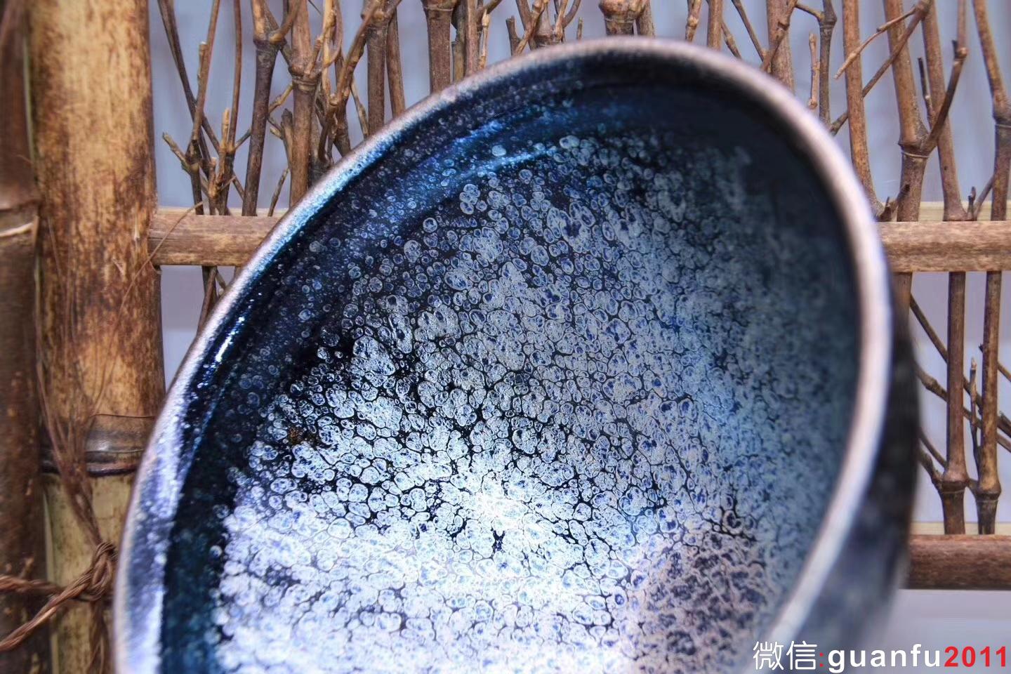 李昌海作品: 踏雪 標(biāo)準(zhǔn)束口器·12.6cm*7.4cm1