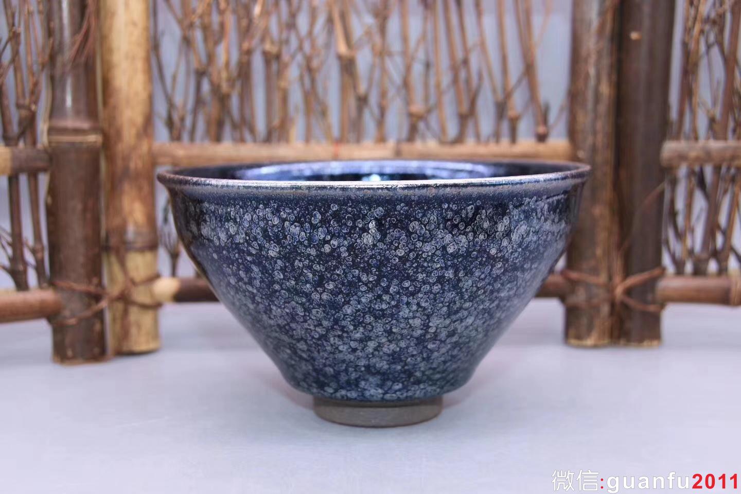 李昌海作品: 踏雪 標(biāo)準(zhǔn)束口器·12.6cm*7.4cm1