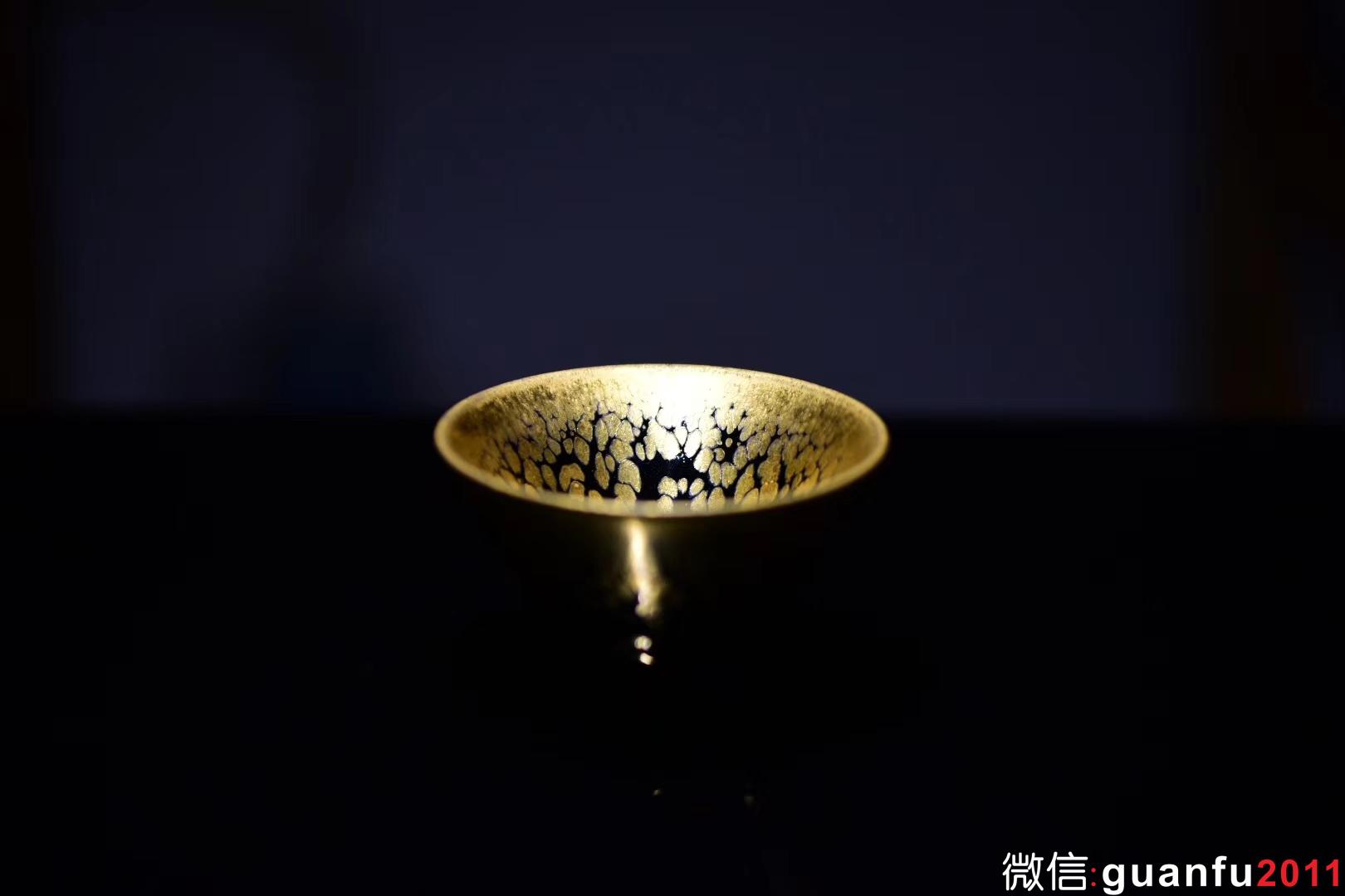 金油滴開宗大師 黃美金老師作品 珍藏版撇口小斗笠稀有口徑：8公分 高4.5公分 極品無暇滿斑 已停燒作品