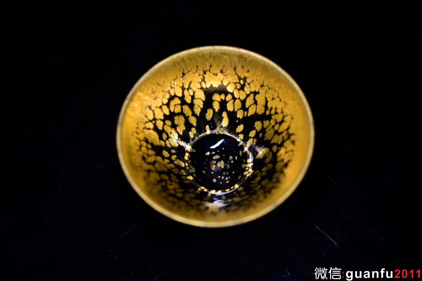 金油滴開宗大師 黃美金老師作品 珍藏版撇口小斗笠稀有口徑：8公分 高4.5公分 極品無暇滿斑 已停燒作品