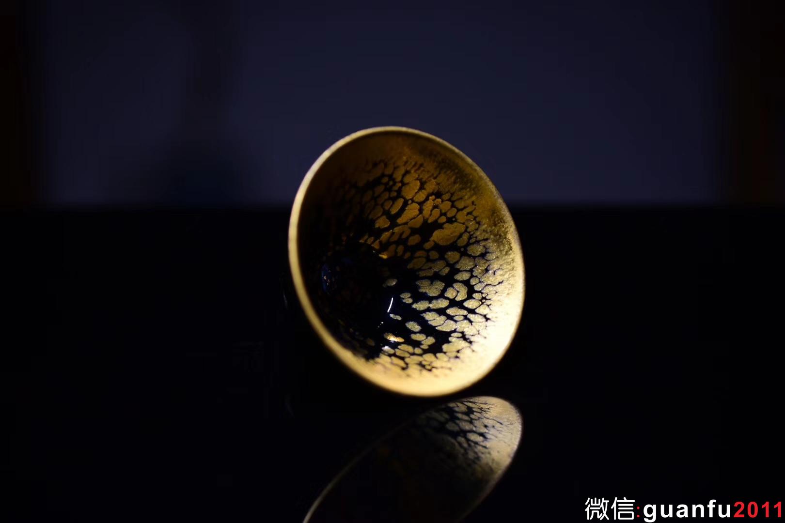 金油滴開宗大師 黃美金老師作品 珍藏版撇口小斗笠稀有口徑：8公分 高4.5公分 極品無暇滿斑 已停燒作品