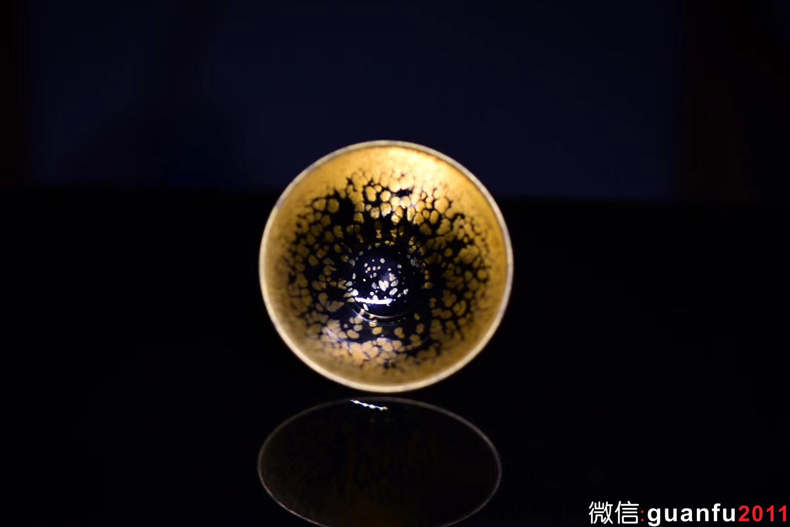 金油滴開宗大師 黃美金老師作品 珍藏版撇口小斗笠稀有口徑：8公分 高4.5公分 極品無暇滿斑 已停燒作品