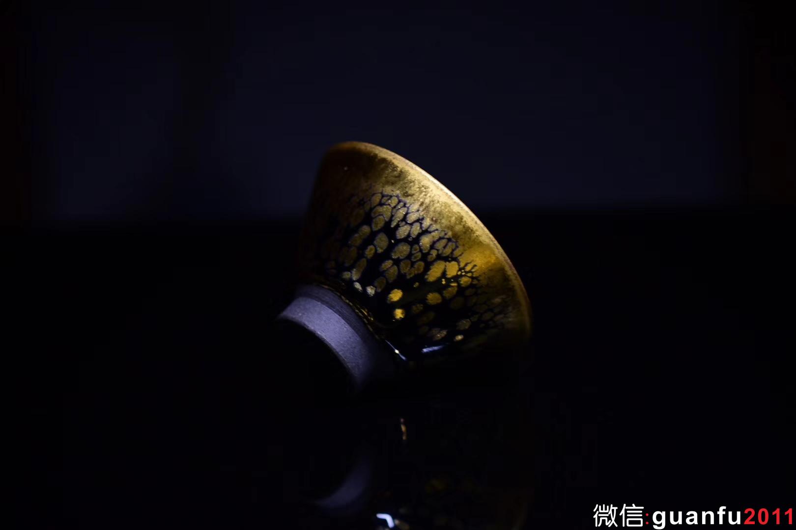 金油滴開宗大師 黃美金老師作品 珍藏版撇口小斗笠稀有口徑：8公分 高4.5公分 極品無暇滿斑 已停燒作品