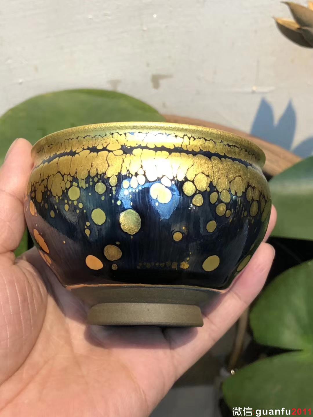 【黃金油滴盞】-收藏極品 作者:范澤鋒老師   國(guó)家級(jí)研究員級(jí)高級(jí)工藝美術(shù)師 材質(zhì):鐵胎束口型 口徑：9.5高6公分