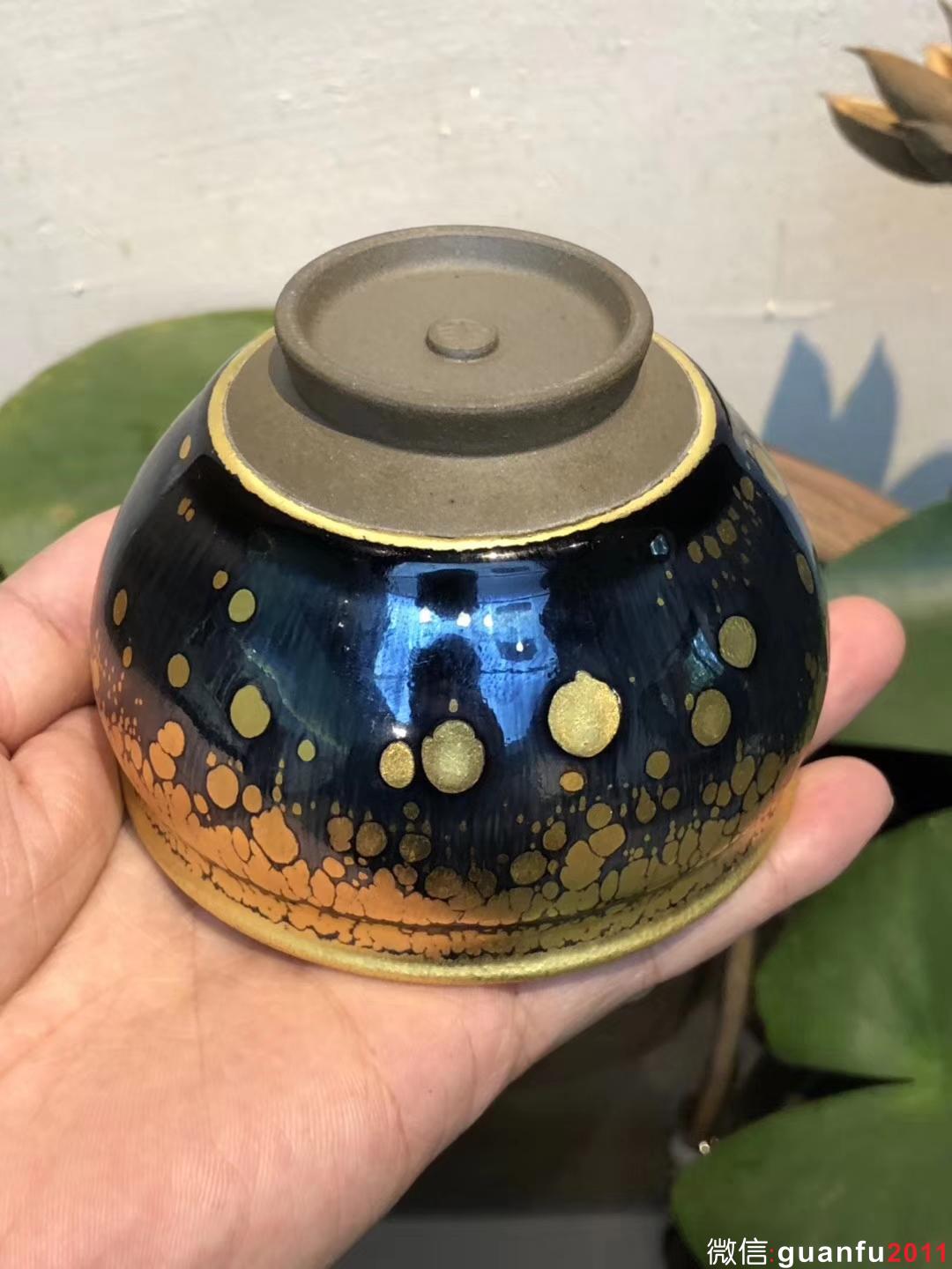 【黃金油滴盞】-收藏極品 作者:范澤鋒老師   國(guó)家級(jí)研究員級(jí)高級(jí)工藝美術(shù)師 材質(zhì):鐵胎束口型 口徑：9.5高6公分